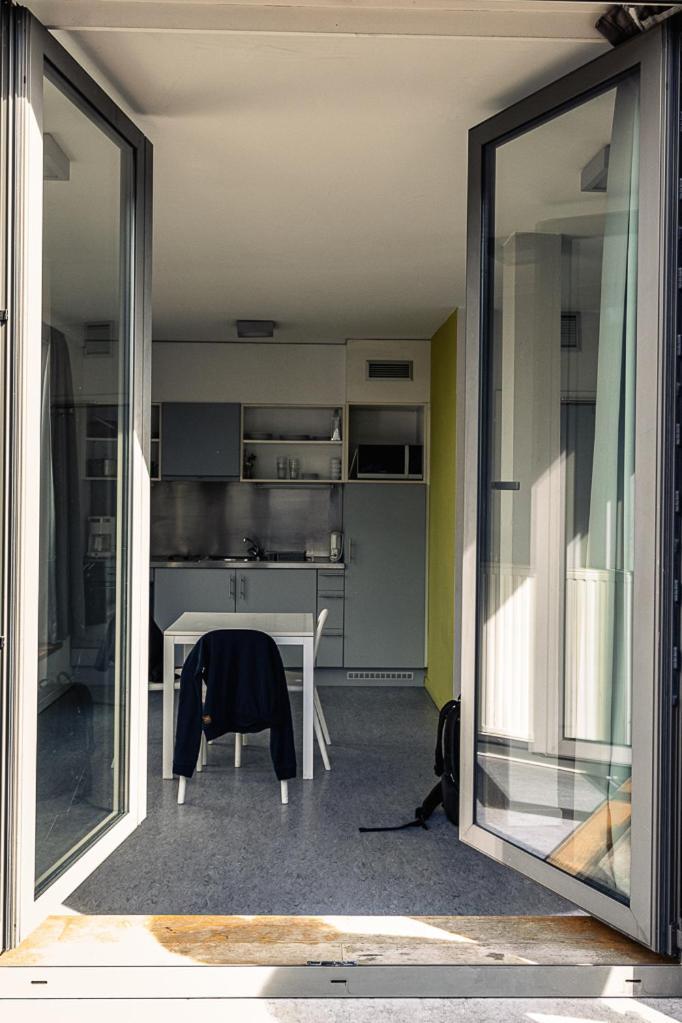 Hostel Van Gogh Брюссель Экстерьер фото